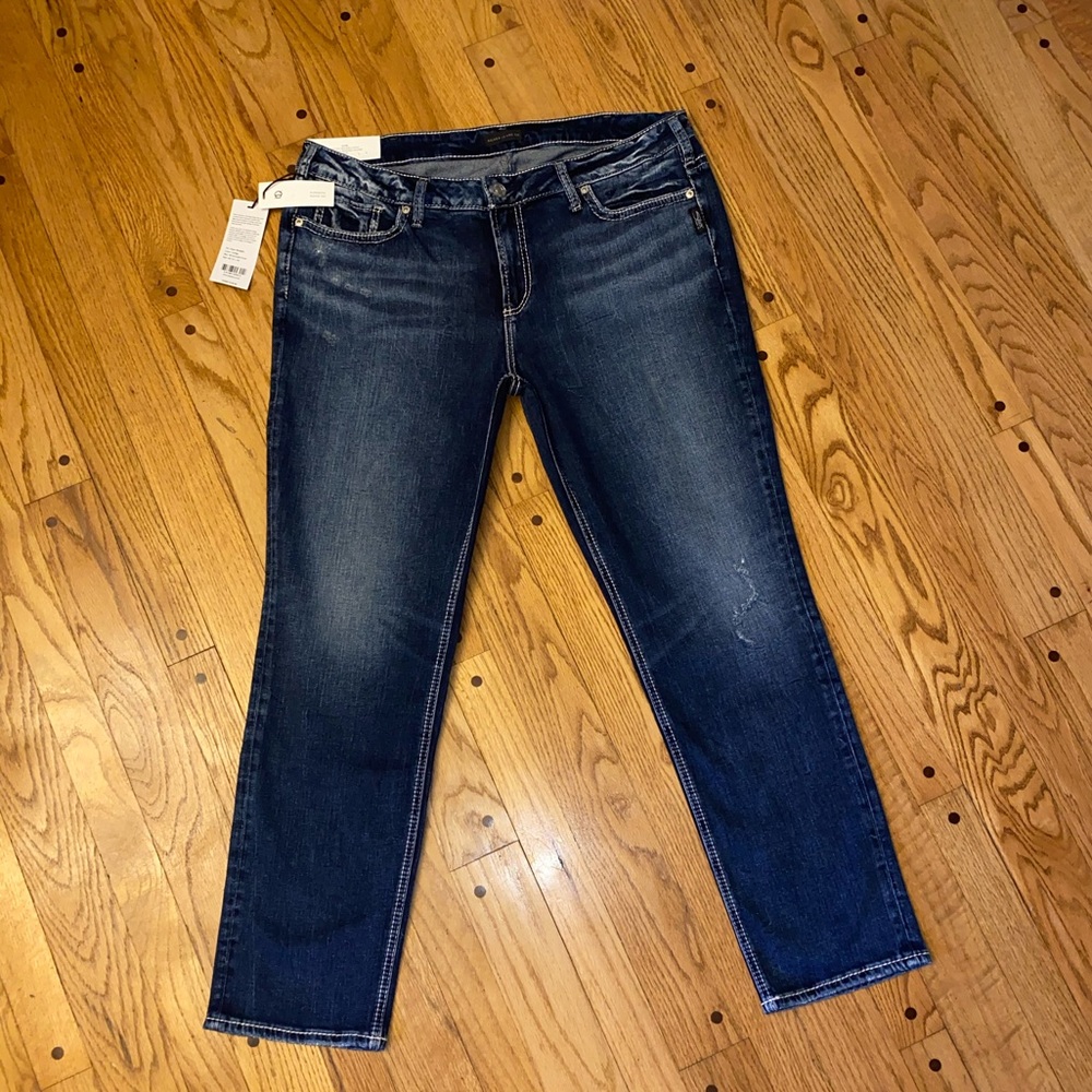 NWT SILVER JEANS ELYSE MID RISE CURVY STRAIGHT 16